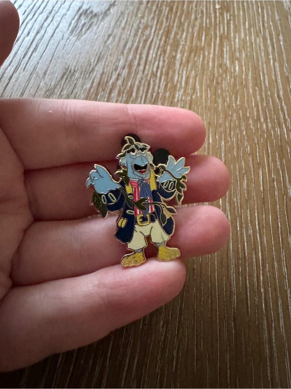 Disney Pin MOG Muppets Treasure Island Pin LE 450 Sam Eagle